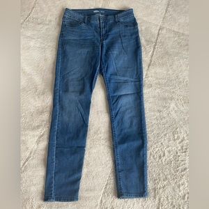 Old Navy Size 8 Women’s Super Skinny Mid Rise Jeggings